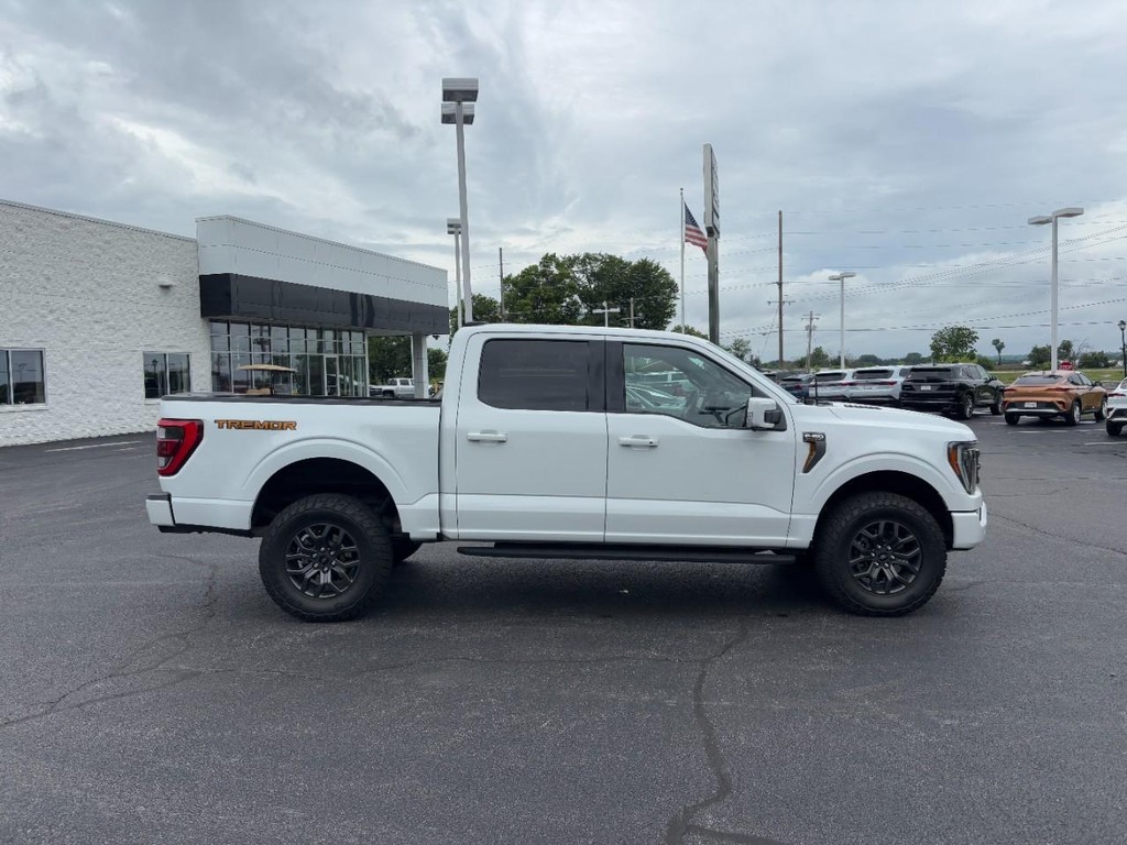 Ford F-150 Vehicle Full-screen Gallery Image 02