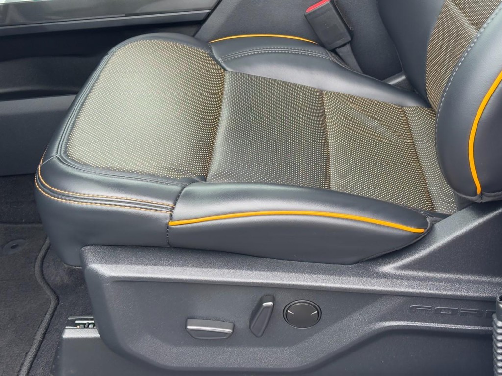 Ford F-150 Vehicle Full-screen Gallery Image 15