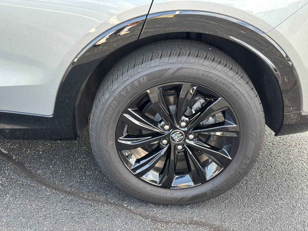 Buick Envista Vehicle Full-screen Gallery Image 09