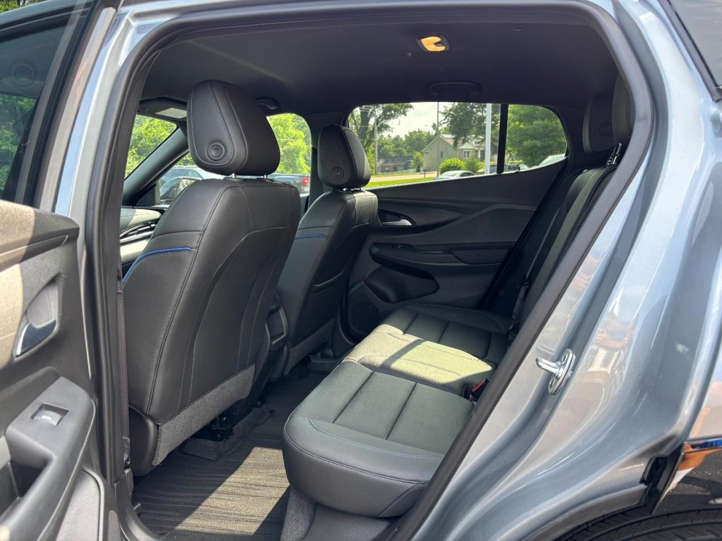 Buick Envista Vehicle Full-screen Gallery Image 10