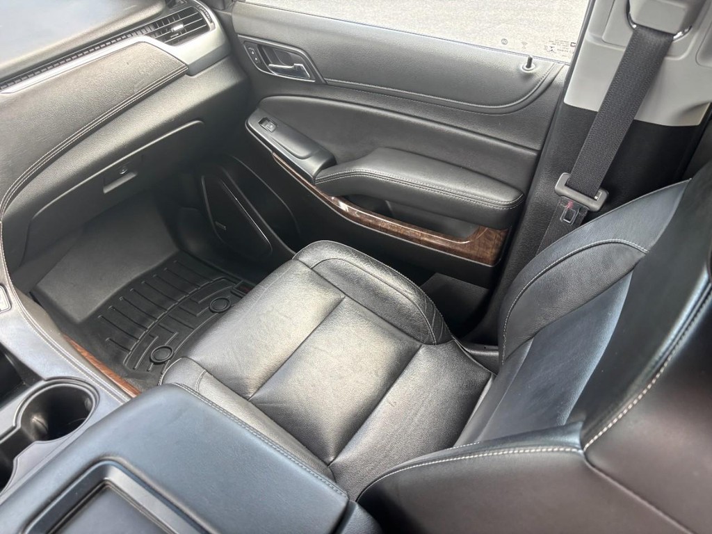 Chevrolet Tahoe Vehicle Full-screen Gallery Image 15