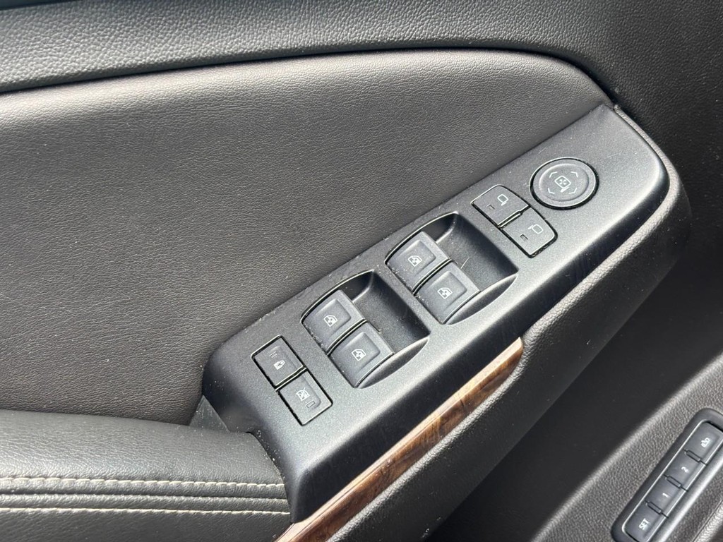 Chevrolet Tahoe Vehicle Full-screen Gallery Image 17