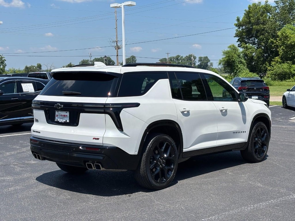 Chevrolet Traverse Vehicle Full-screen Gallery Image 03