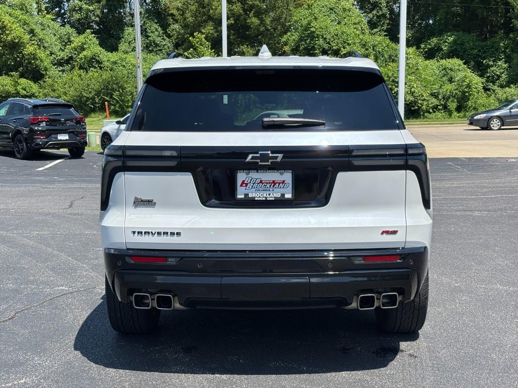 Chevrolet Traverse Vehicle Full-screen Gallery Image 04