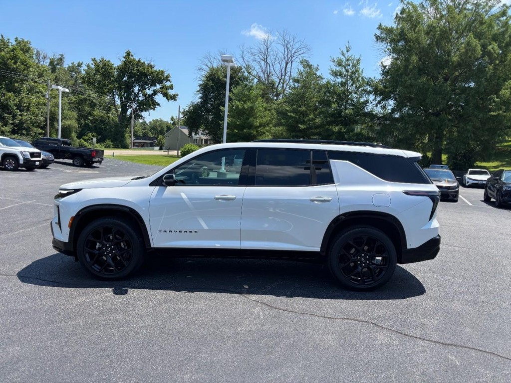 Chevrolet Traverse Vehicle Full-screen Gallery Image 06