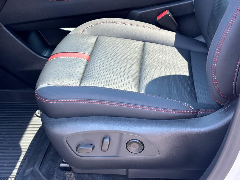 Chevrolet Traverse Vehicle Full-screen Gallery Image 16
