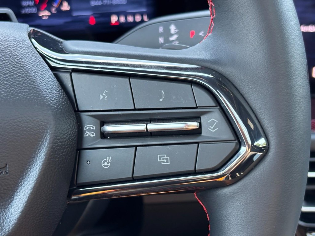 Chevrolet Traverse Vehicle Full-screen Gallery Image 19
