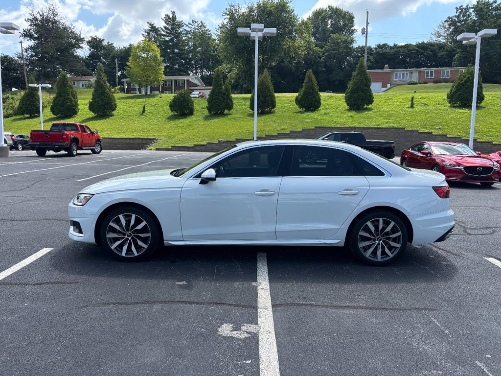 Audi A4 Sedan Vehicle Full-screen Gallery Image 06