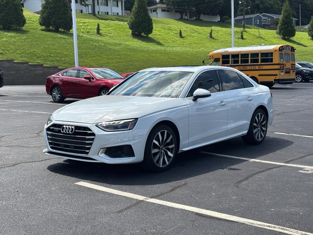 Audi A4 Sedan Vehicle Full-screen Gallery Image 07