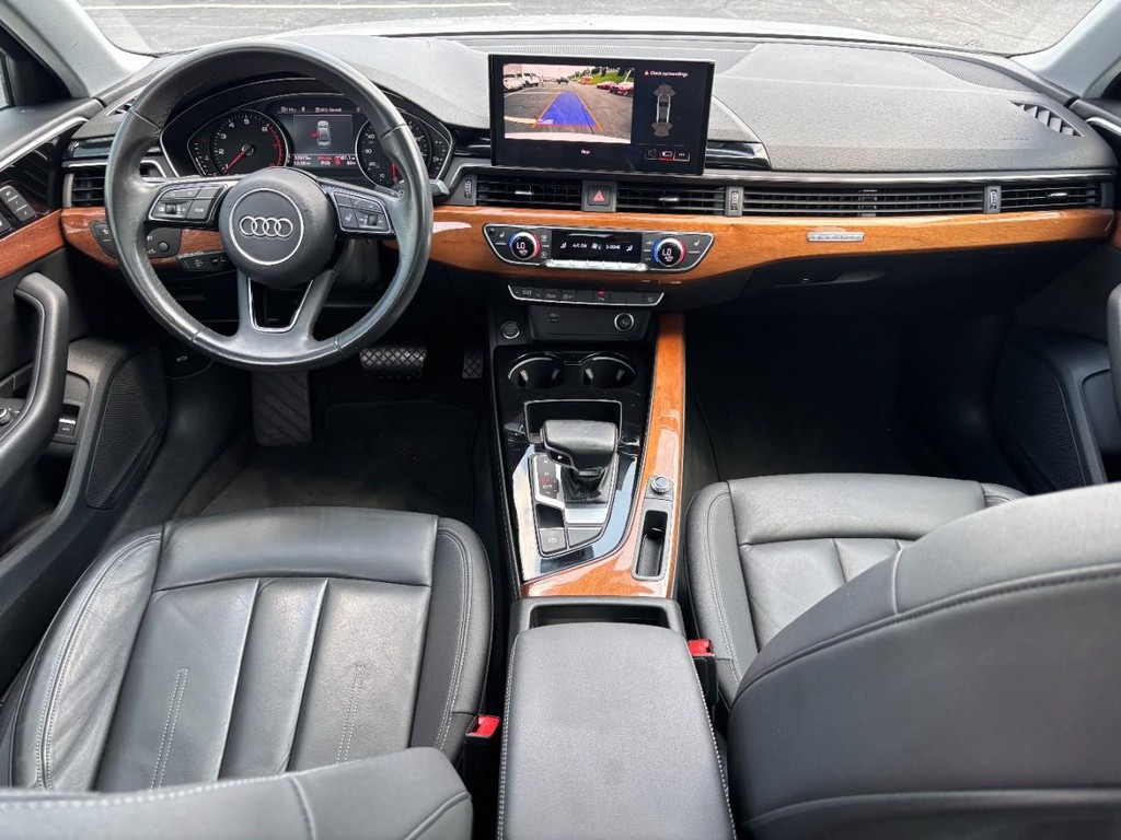 Audi A4 Sedan Vehicle Full-screen Gallery Image 12