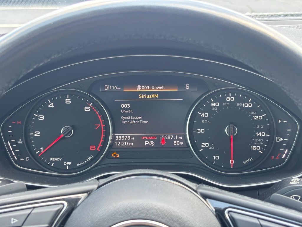 Audi A4 Sedan Vehicle Full-screen Gallery Image 20