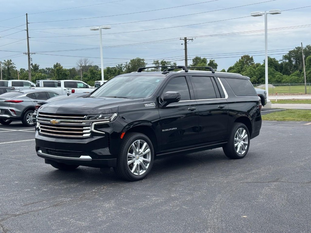 Chevrolet Suburban Vehicle Full-screen Gallery Image 07