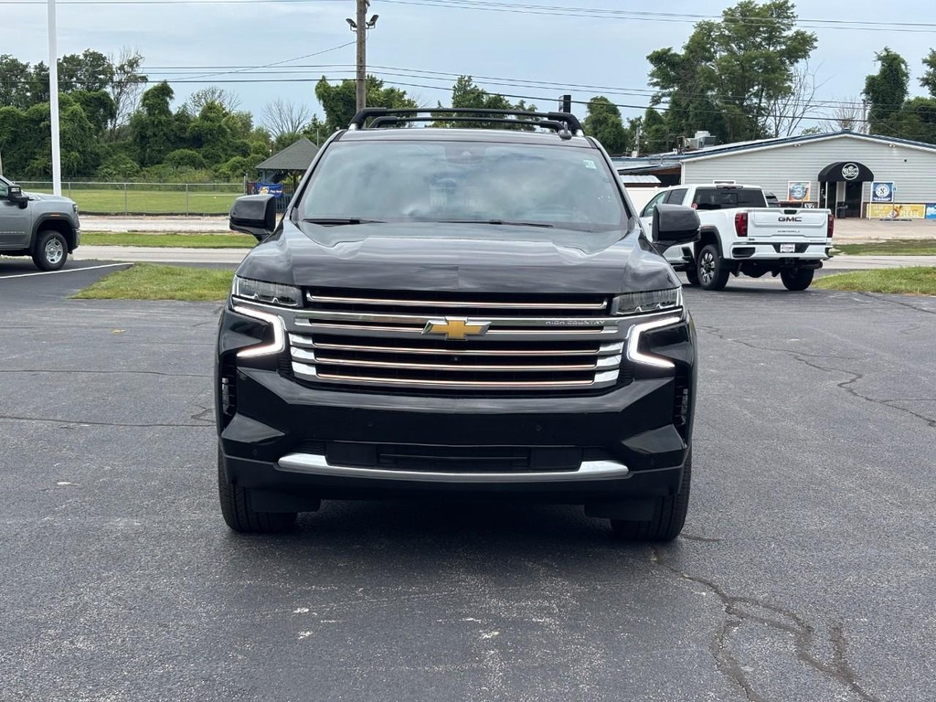Chevrolet Suburban Vehicle Full-screen Gallery Image 08