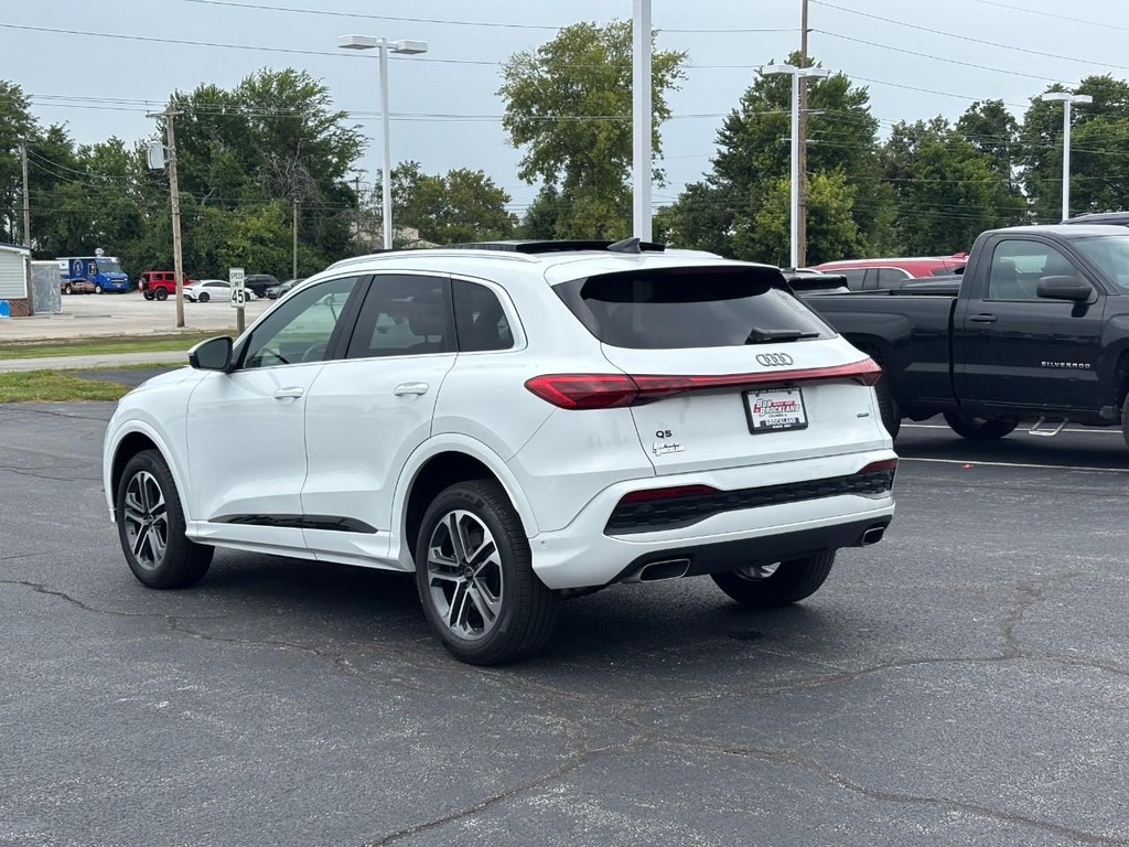 Audi Q5 Vehicle Full-screen Gallery Image 05
