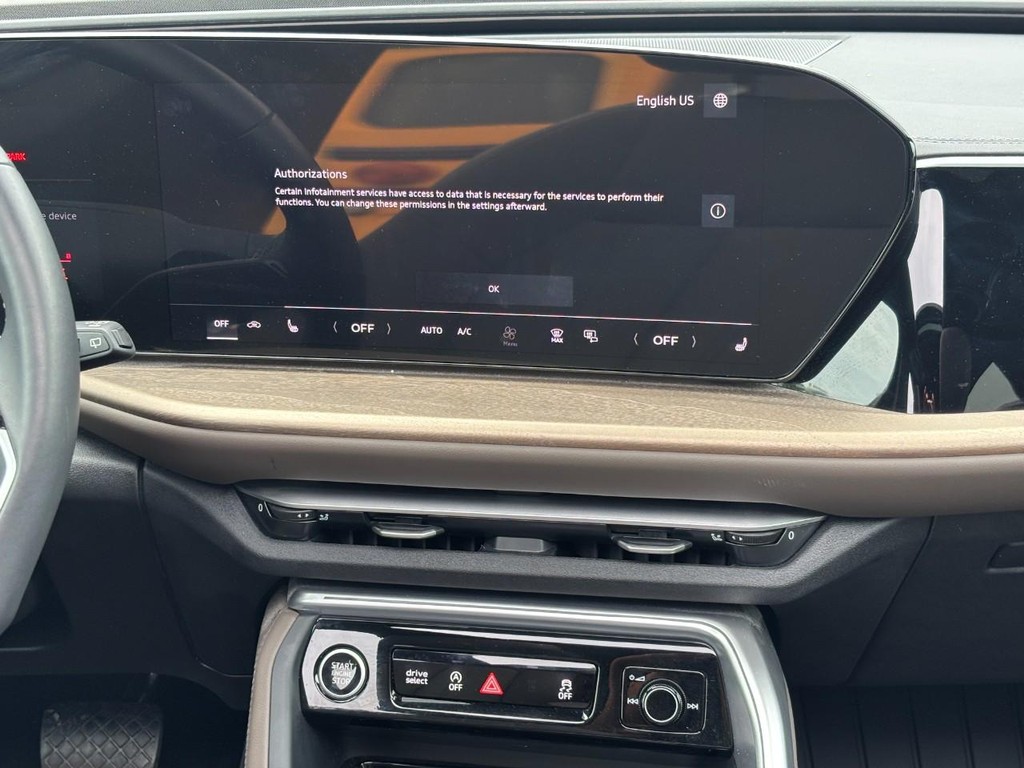 Audi Q5 Vehicle Full-screen Gallery Image 13