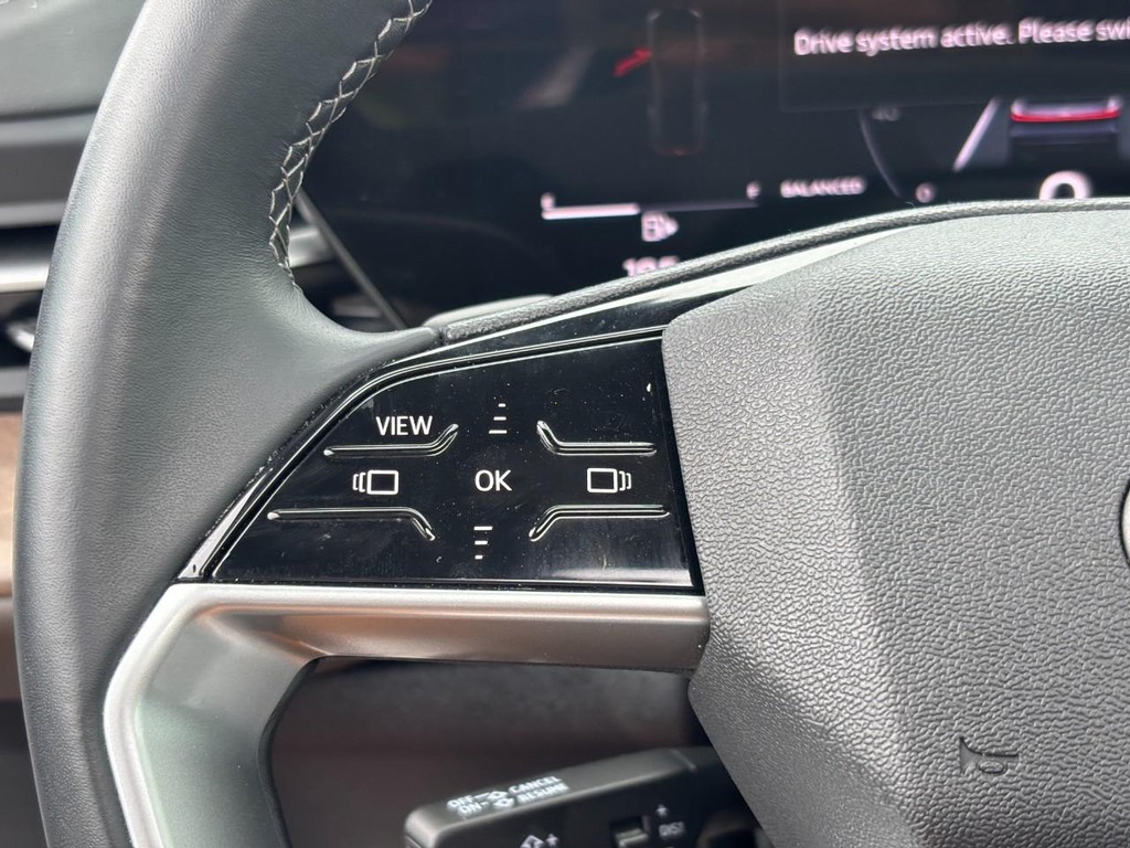 Audi Q5 Vehicle Full-screen Gallery Image 17