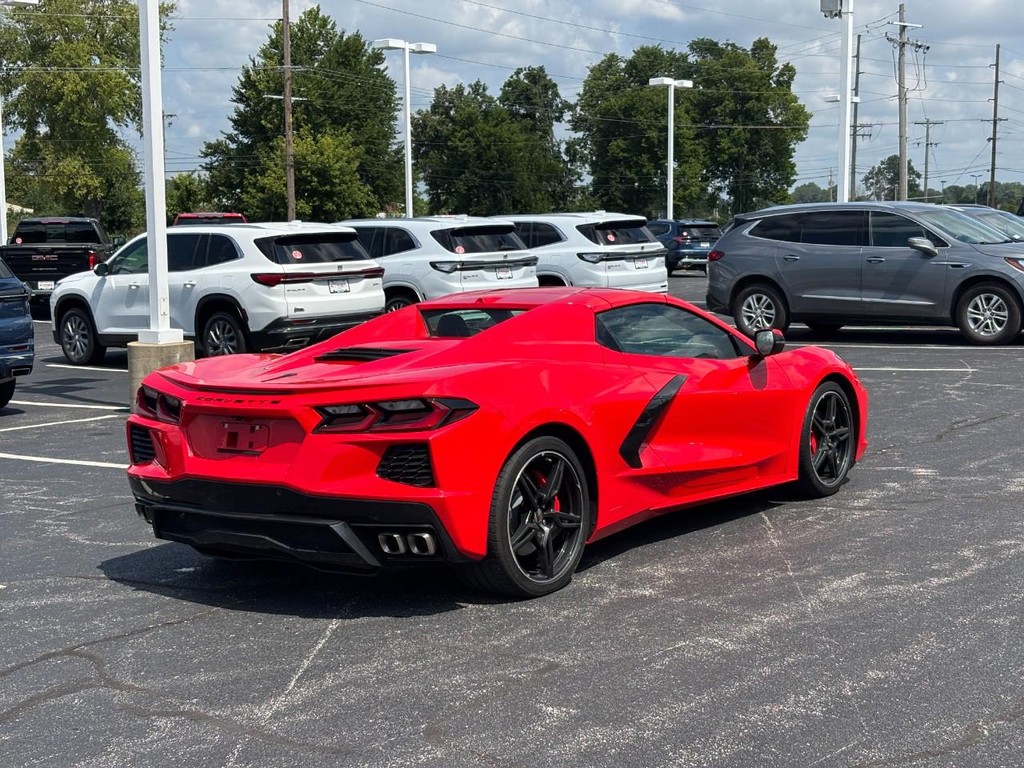 Chevrolet Corvette Vehicle Full-screen Gallery Image 03