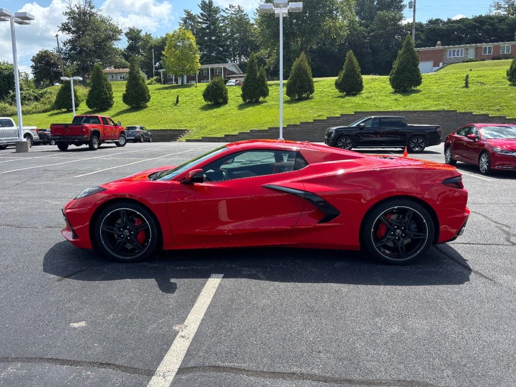 Chevrolet Corvette Vehicle Full-screen Gallery Image 06