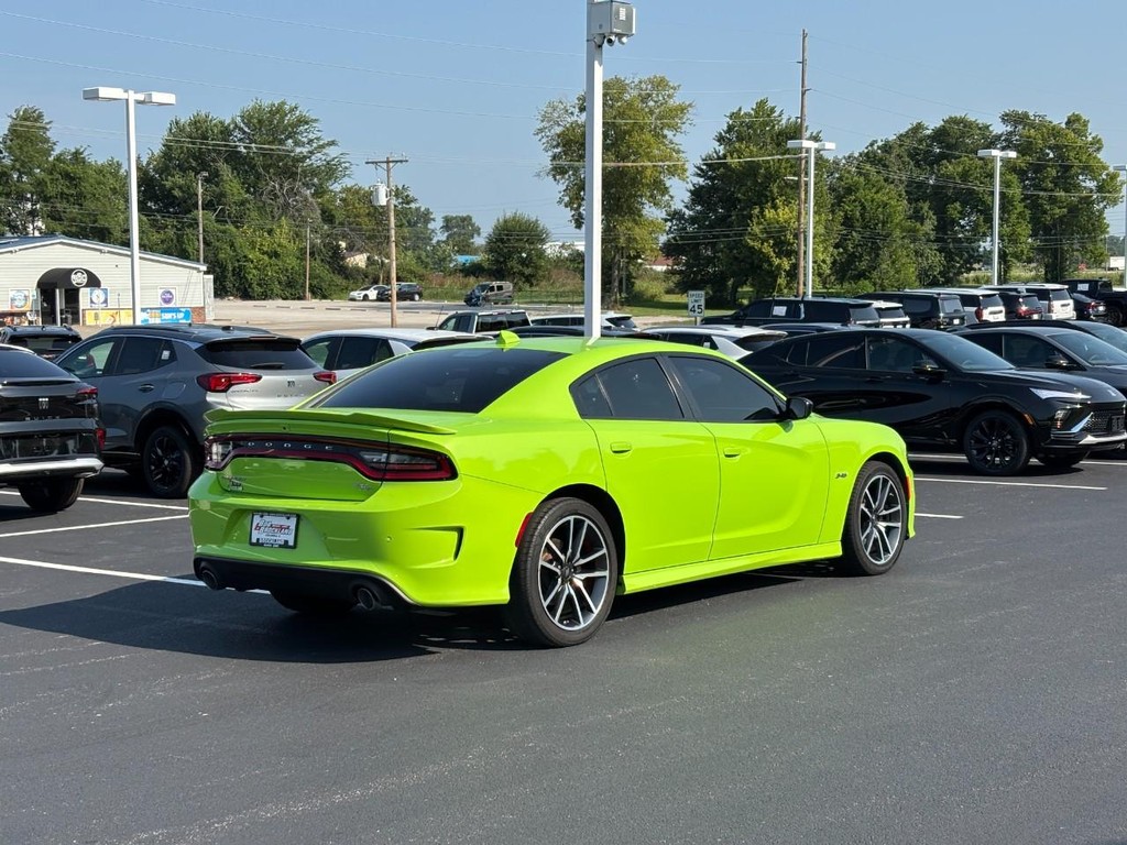 Dodge Charger Vehicle Full-screen Gallery Image 03