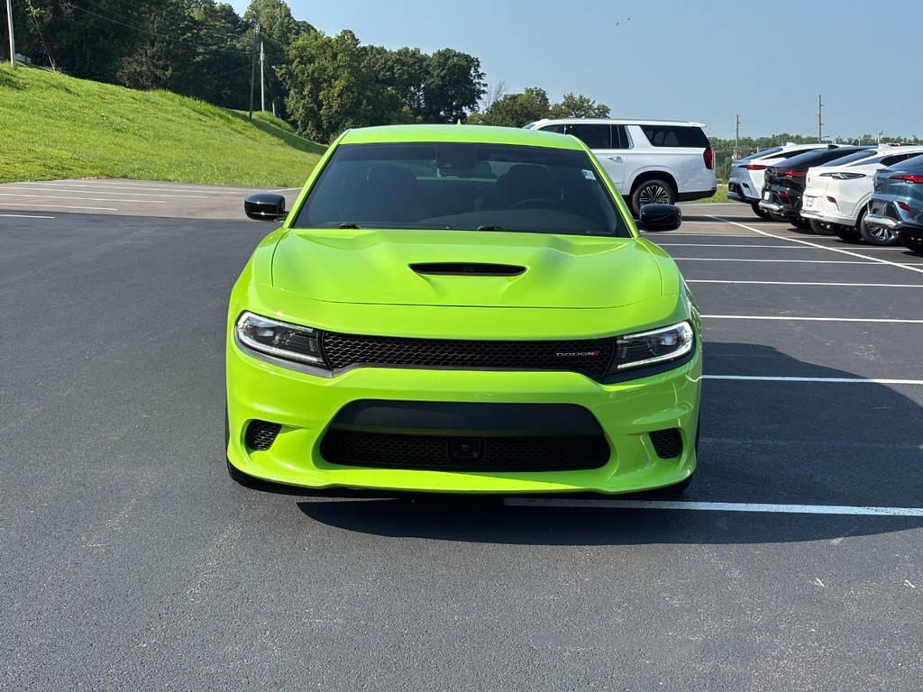 Dodge Charger Vehicle Full-screen Gallery Image 08