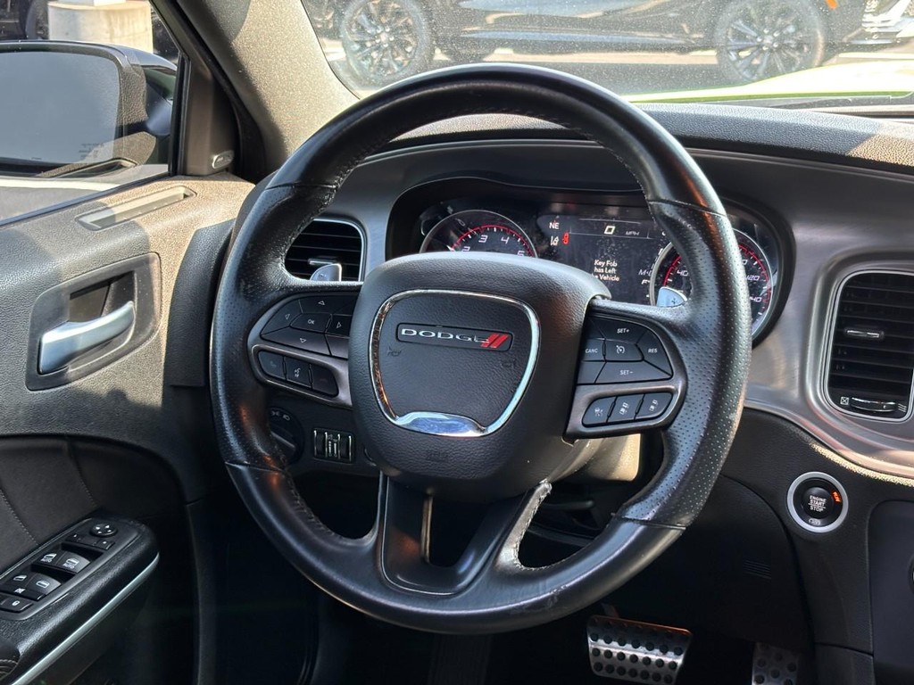 Dodge Charger Vehicle Full-screen Gallery Image 12