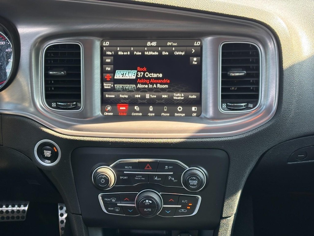 Dodge Charger Vehicle Full-screen Gallery Image 13