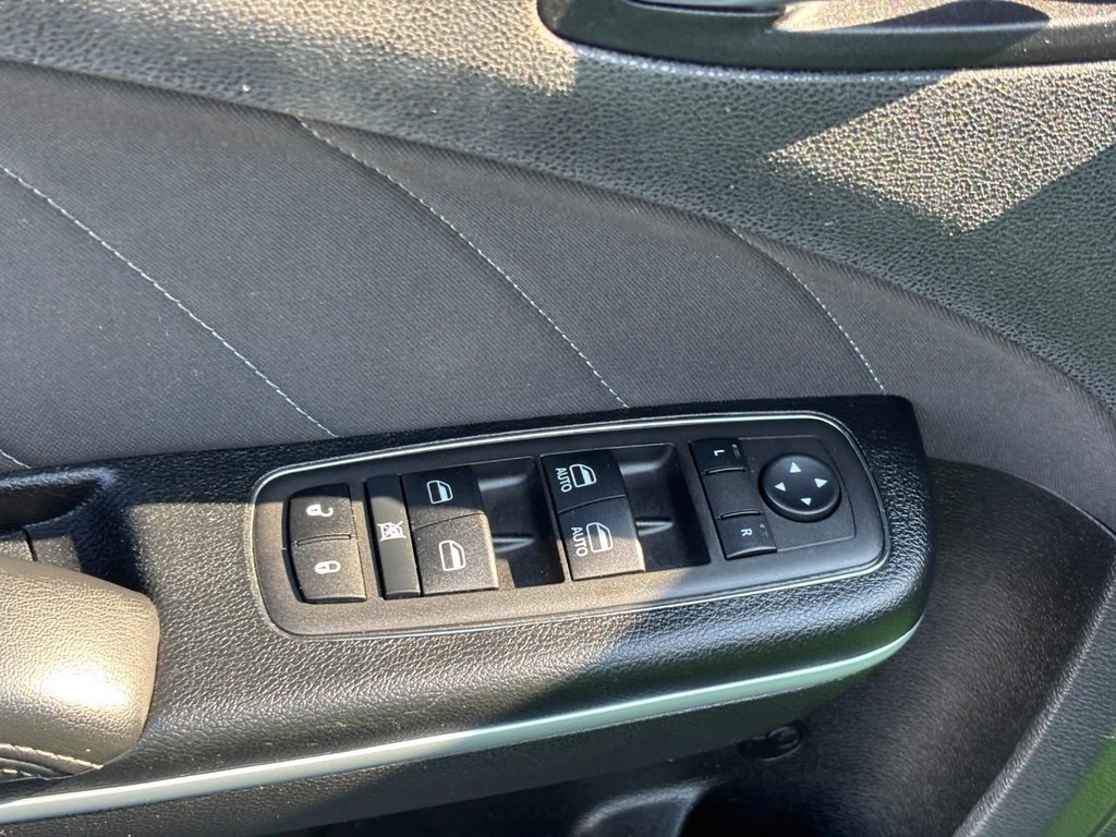 Dodge Charger Vehicle Full-screen Gallery Image 16