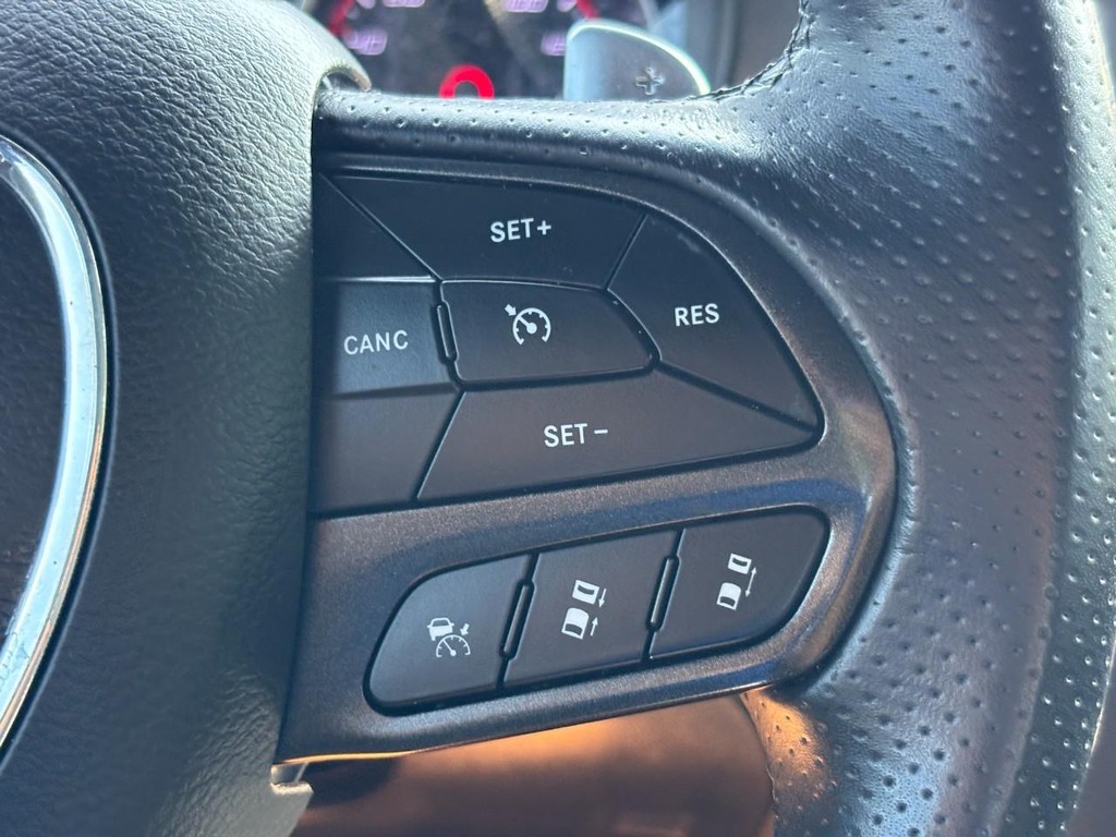 Dodge Charger Vehicle Full-screen Gallery Image 18