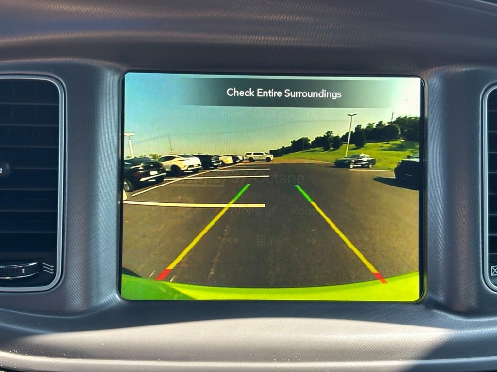 Dodge Charger Vehicle Full-screen Gallery Image 21