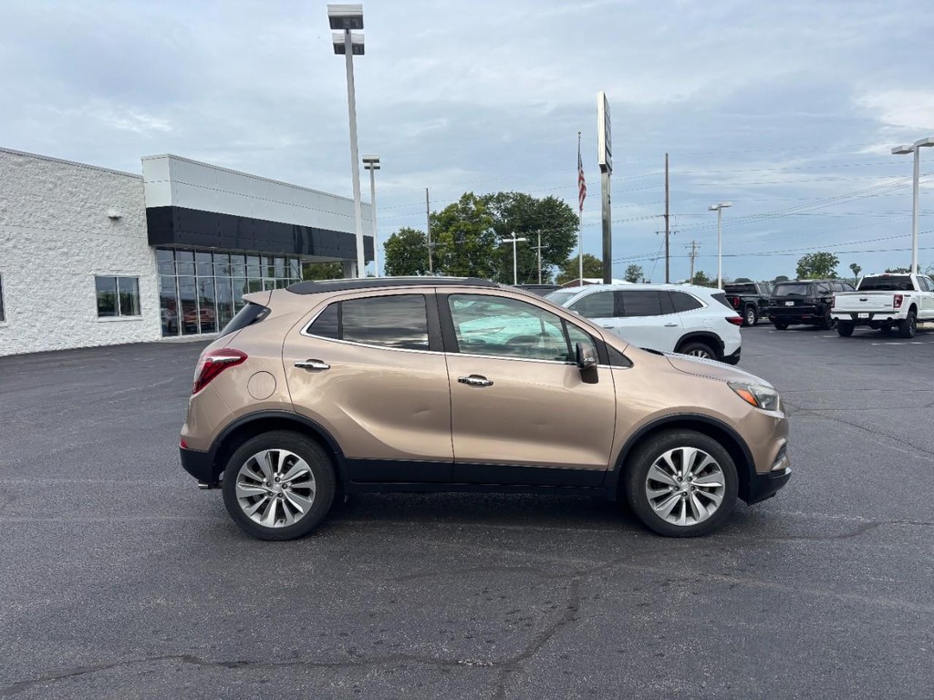 Buick Encore Vehicle Full-screen Gallery Image 02