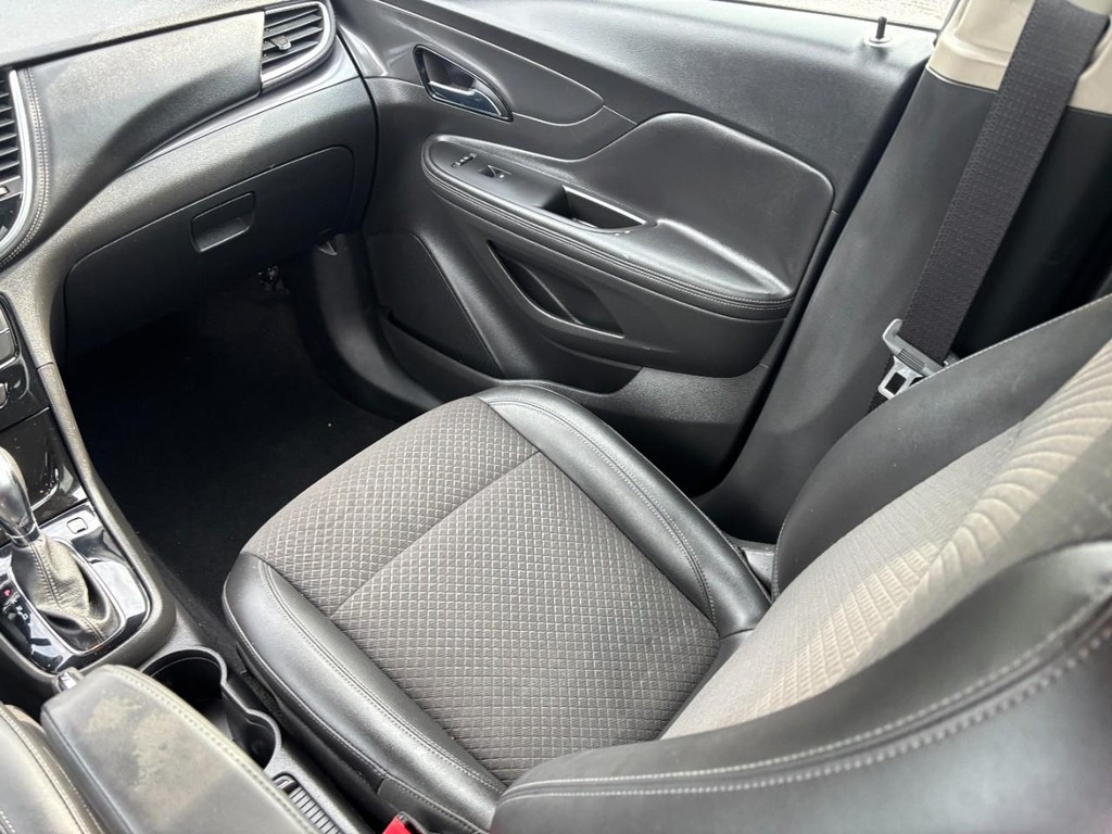 Buick Encore Vehicle Full-screen Gallery Image 14