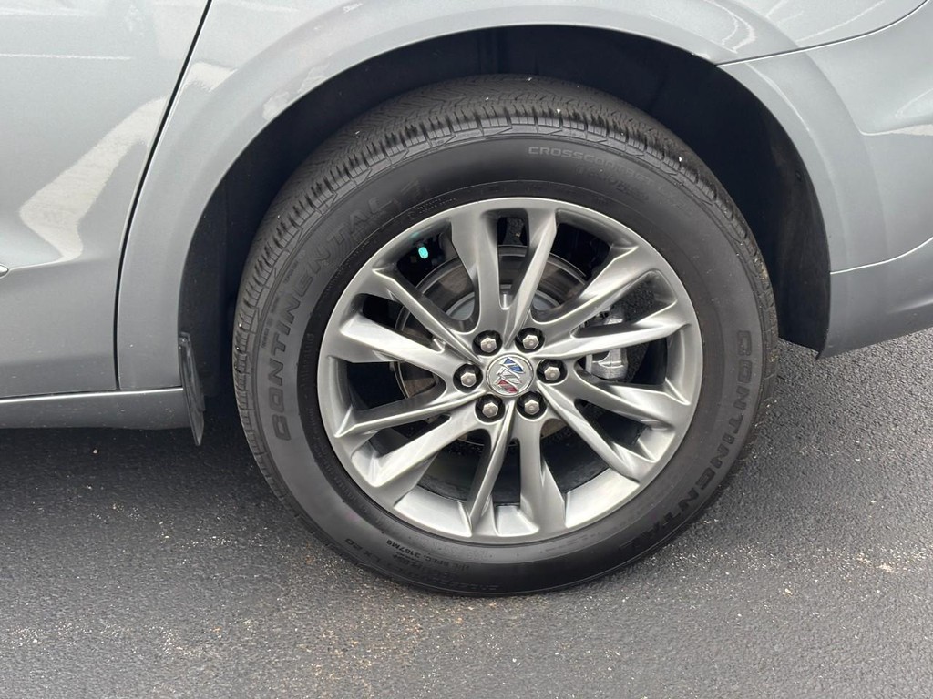 Buick Enclave Vehicle Full-screen Gallery Image 10