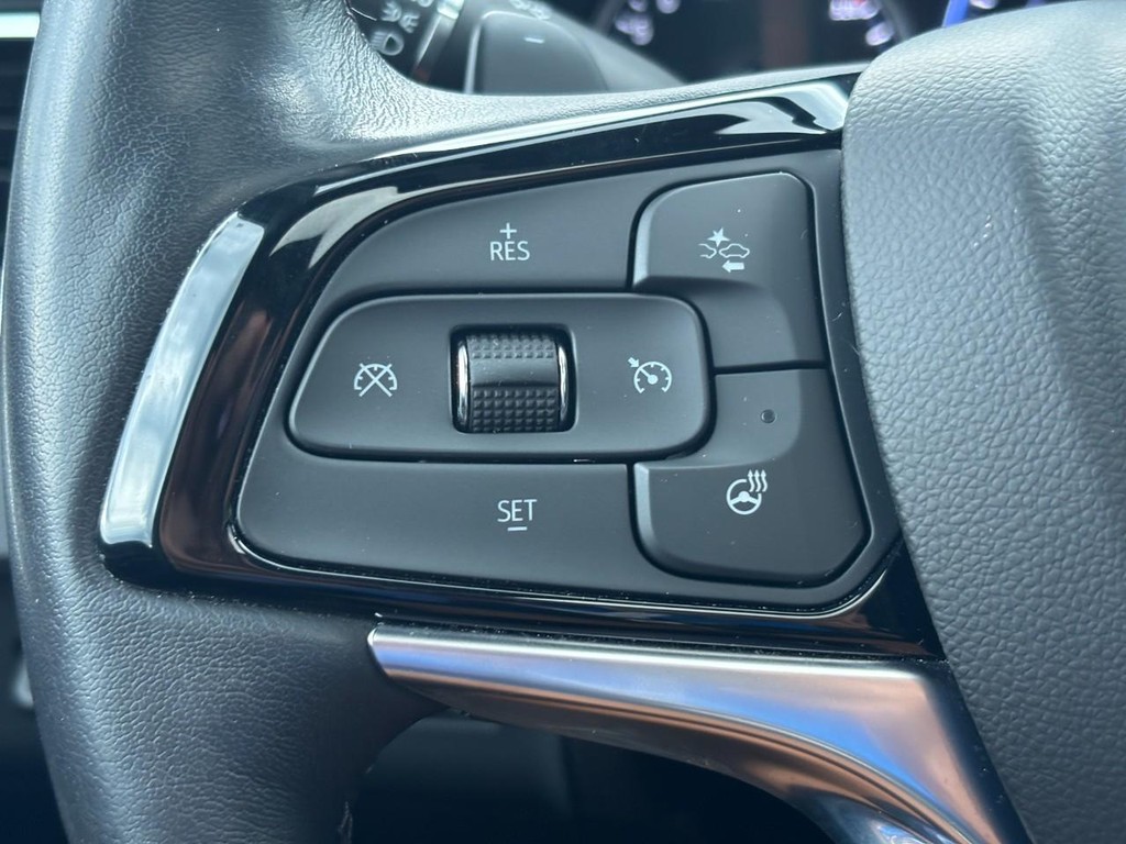 Buick Enclave Vehicle Full-screen Gallery Image 19