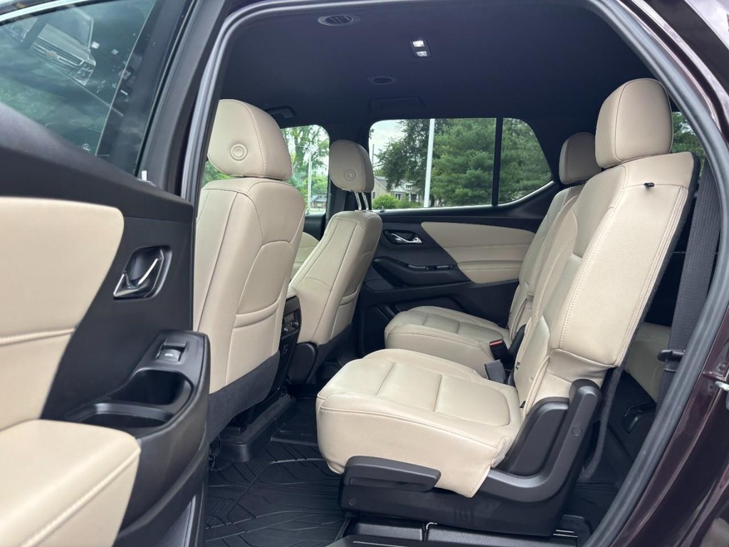 Chevrolet Traverse Vehicle Full-screen Gallery Image 11