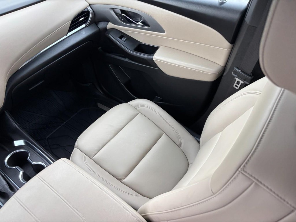 Chevrolet Traverse Vehicle Full-screen Gallery Image 15