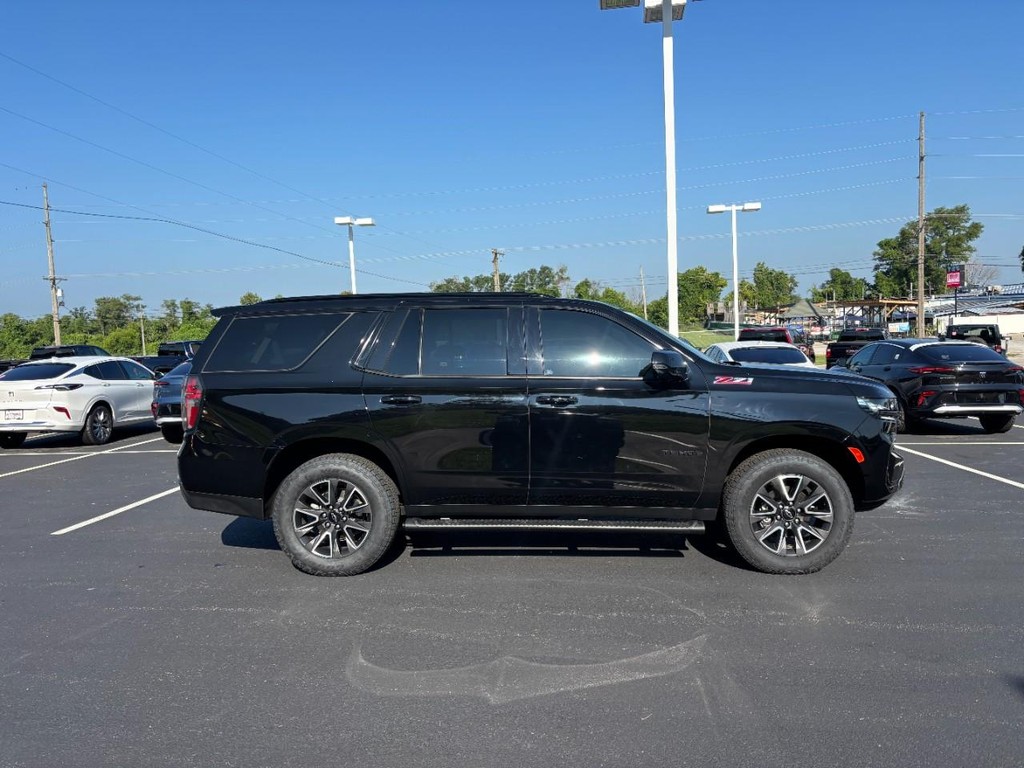 Chevrolet Tahoe Vehicle Full-screen Gallery Image 02