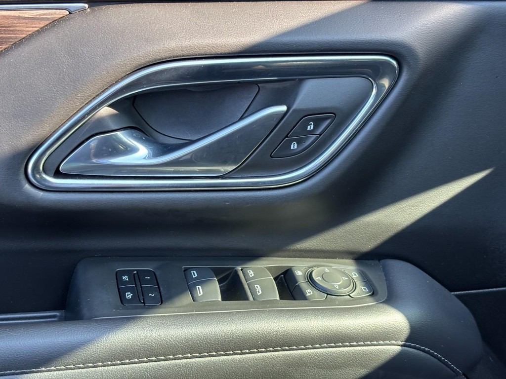 Chevrolet Tahoe Vehicle Full-screen Gallery Image 17