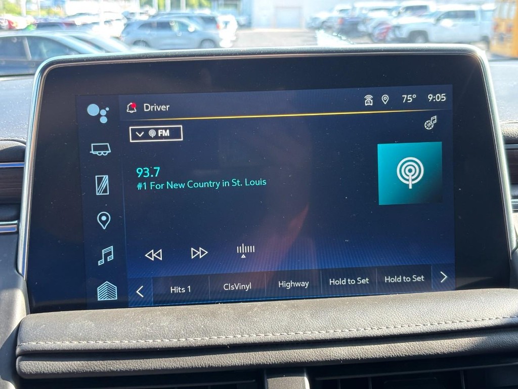 Chevrolet Tahoe Vehicle Full-screen Gallery Image 21