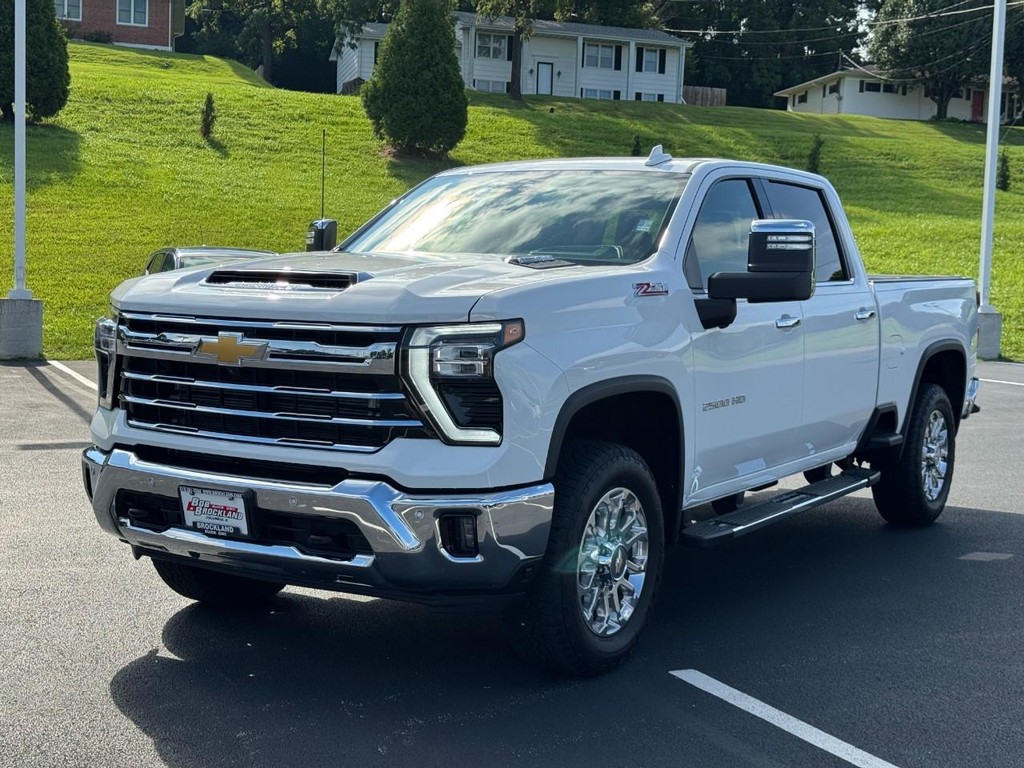 Chevrolet Silverado 2500HD Vehicle Full-screen Gallery Image 08