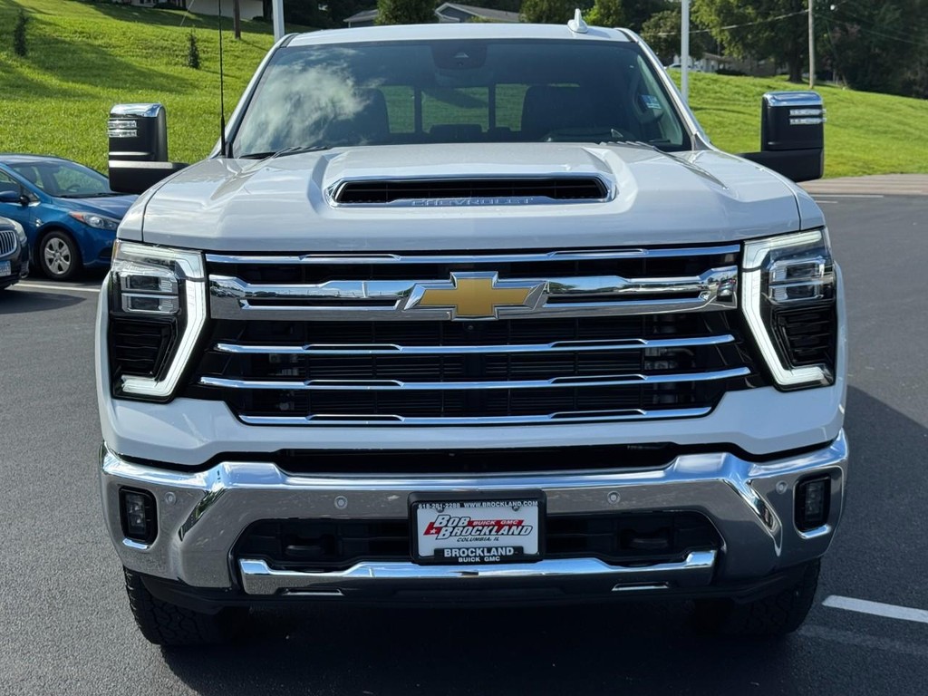 Chevrolet Silverado 2500HD Vehicle Full-screen Gallery Image 09