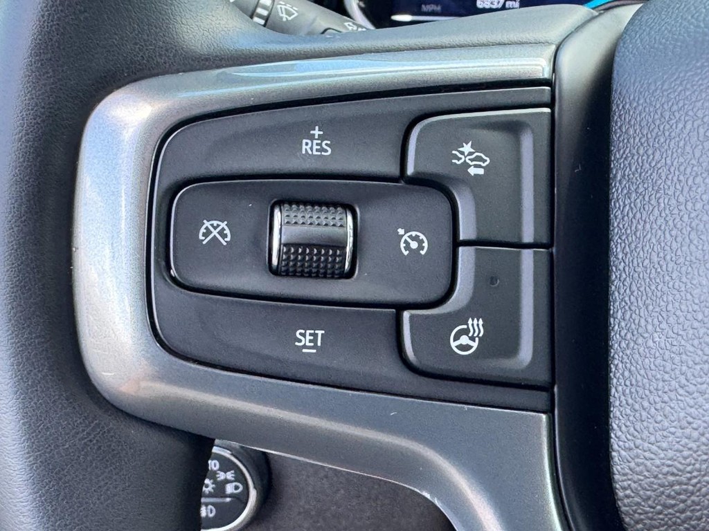 Chevrolet Silverado 2500HD Vehicle Full-screen Gallery Image 18