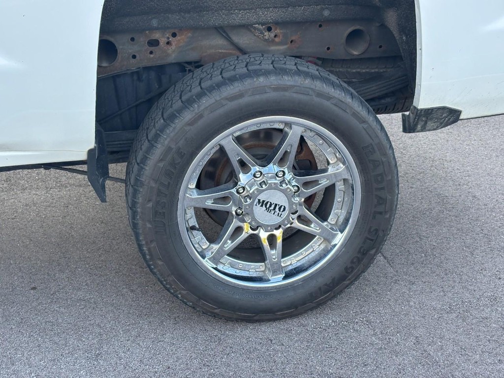 Chevrolet Silverado 2500HD Vehicle Full-screen Gallery Image 09