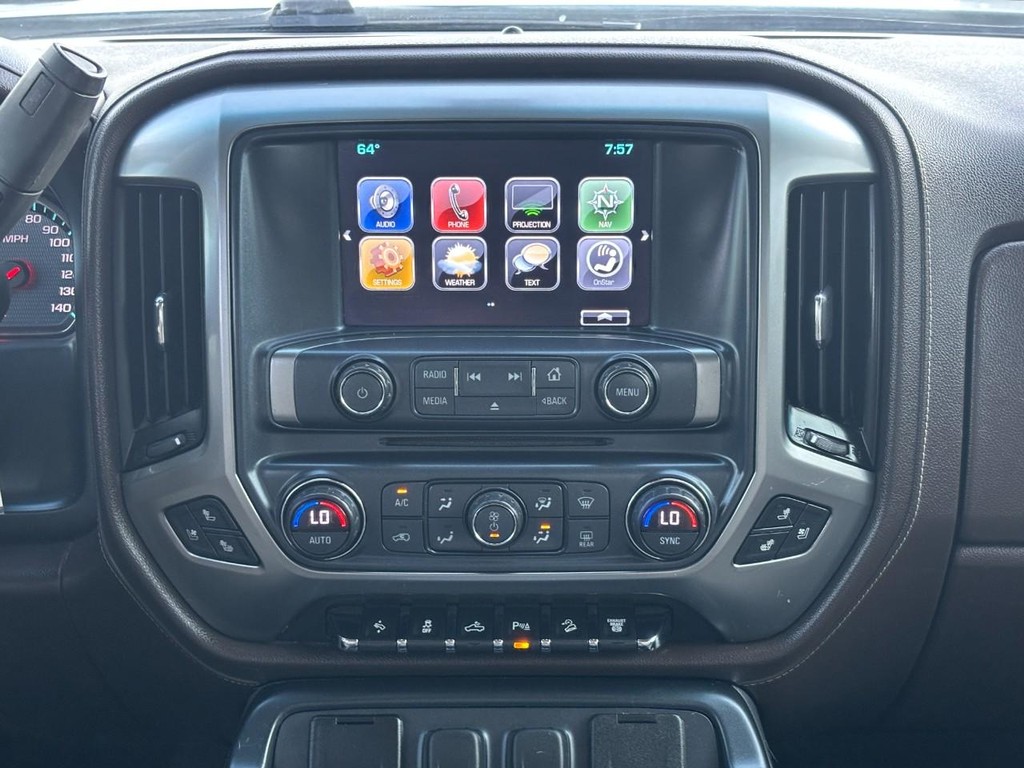 Chevrolet Silverado 2500HD Vehicle Full-screen Gallery Image 13