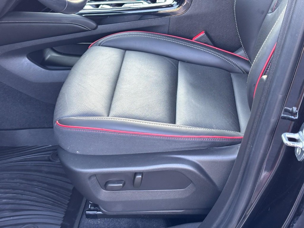 Buick Envision Vehicle Full-screen Gallery Image 15