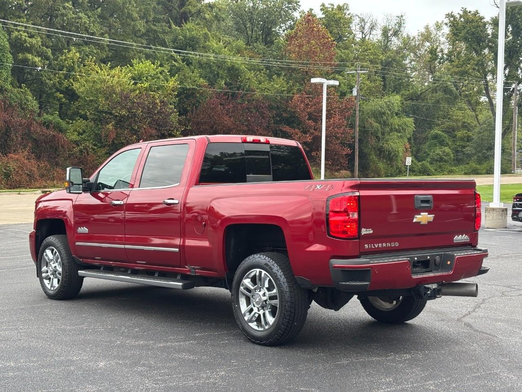 Chevrolet Silverado 2500HD Vehicle Full-screen Gallery Image 05