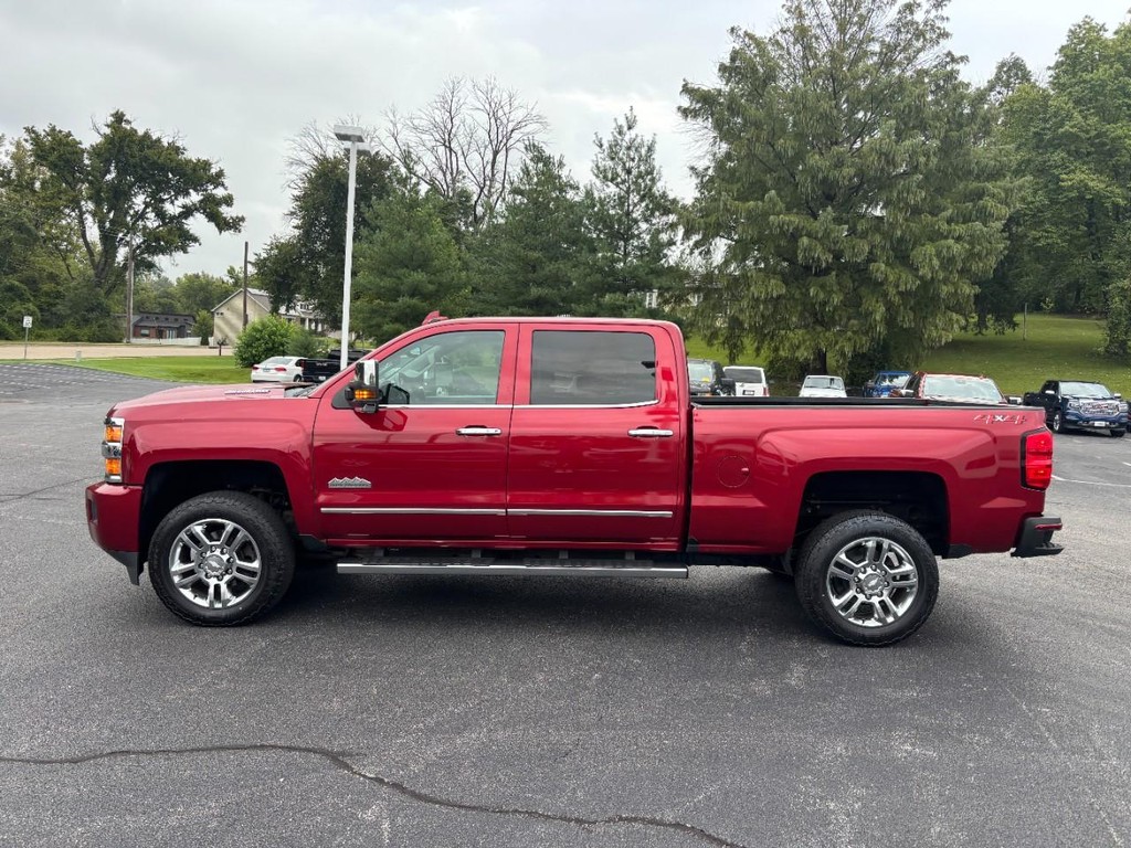 Chevrolet Silverado 2500HD Vehicle Full-screen Gallery Image 06