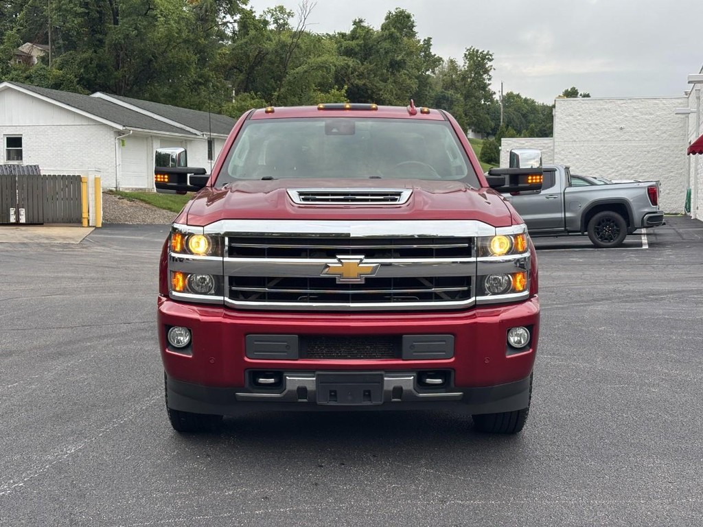 Chevrolet Silverado 2500HD Vehicle Full-screen Gallery Image 08