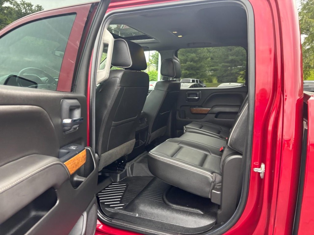 Chevrolet Silverado 2500HD Vehicle Full-screen Gallery Image 10