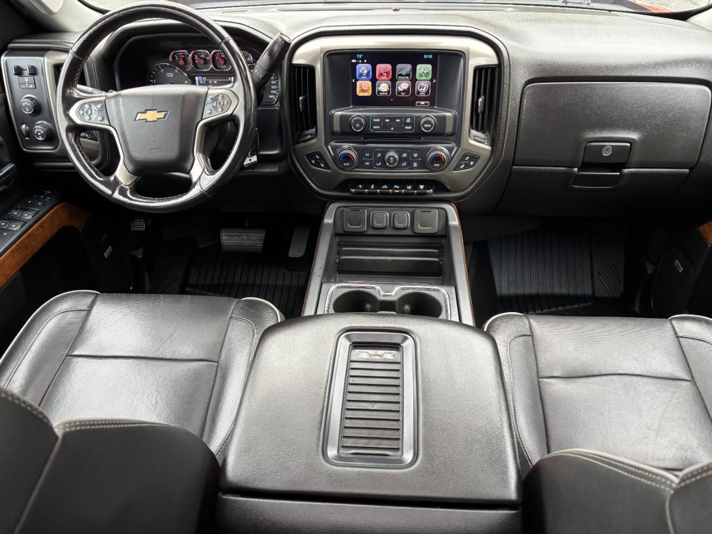 Chevrolet Silverado 2500HD Vehicle Full-screen Gallery Image 11