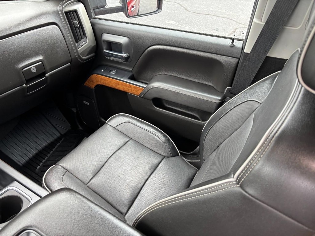 Chevrolet Silverado 2500HD Vehicle Full-screen Gallery Image 14